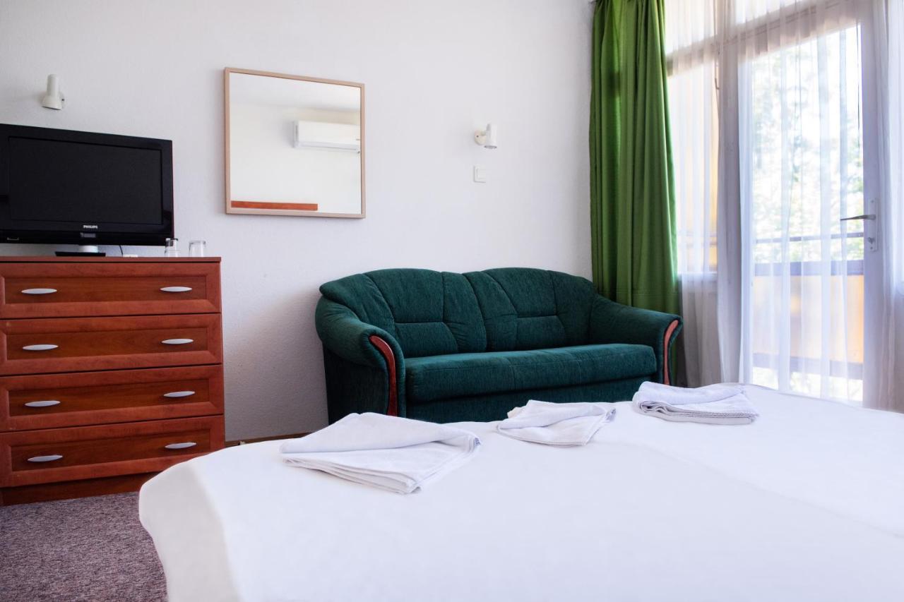 Ce Napfeny Hotel Шиофок Экстерьер фото
