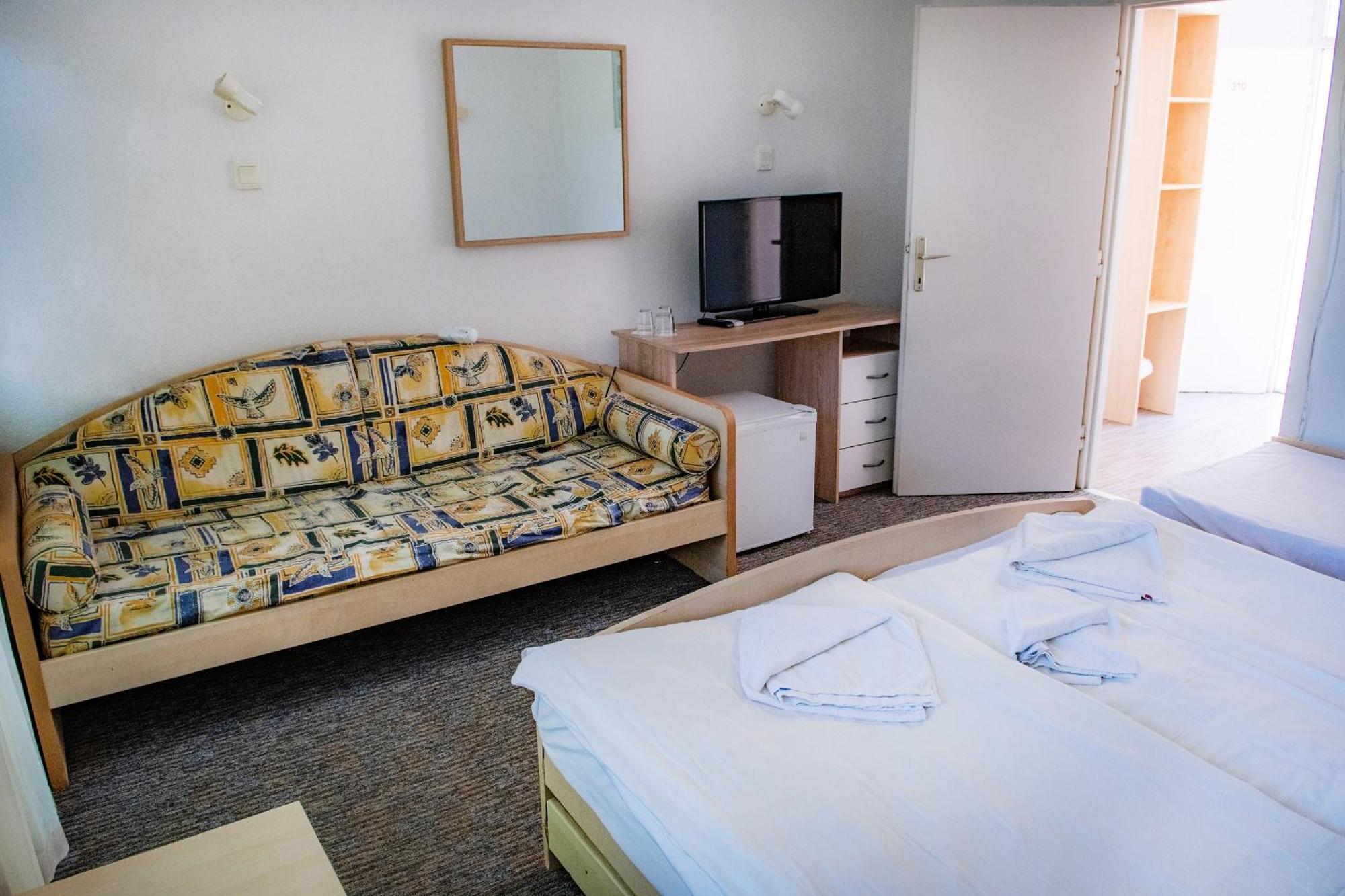 Ce Napfeny Hotel Шиофок Экстерьер фото