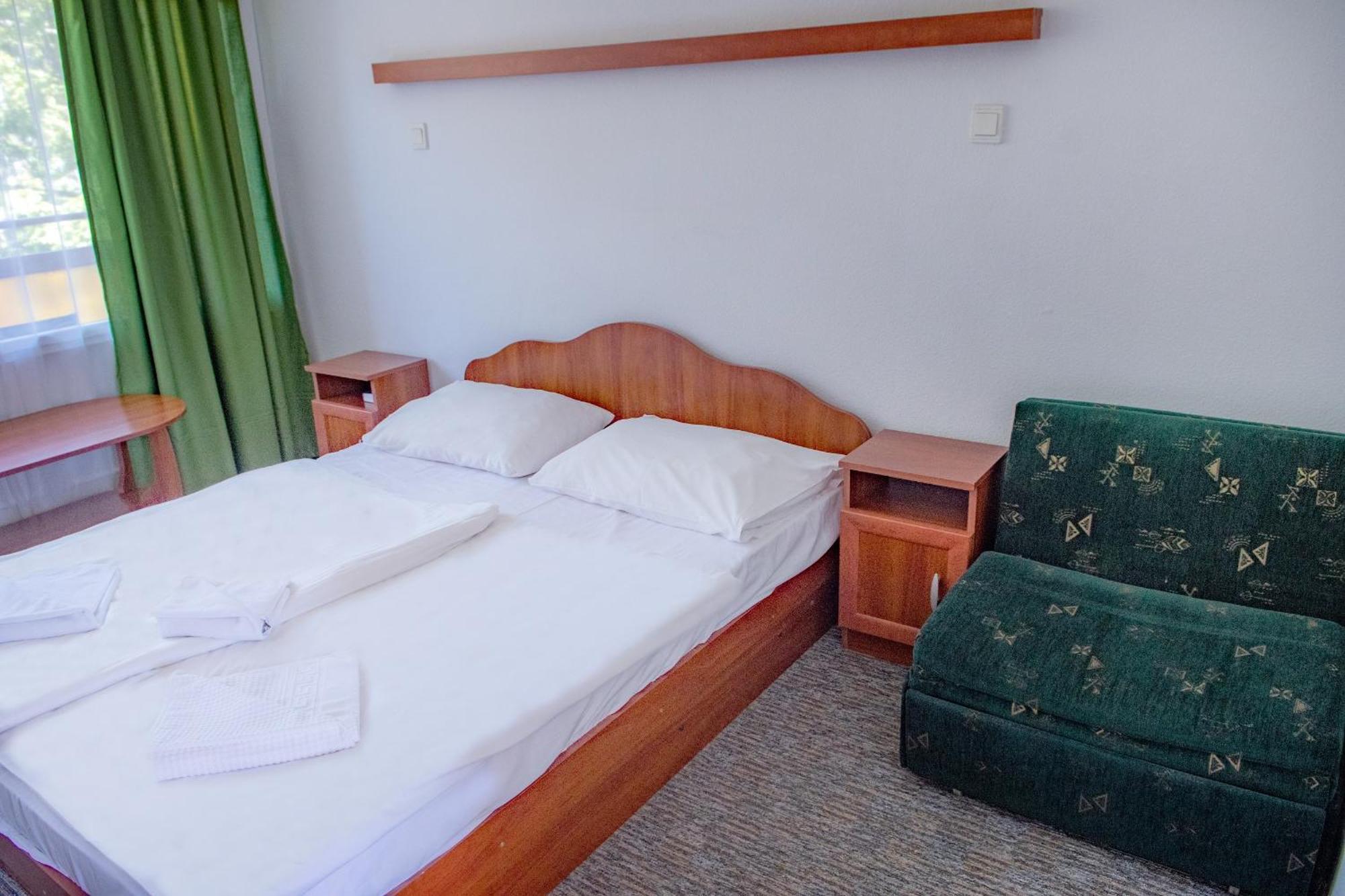 Ce Napfeny Hotel Шиофок Экстерьер фото