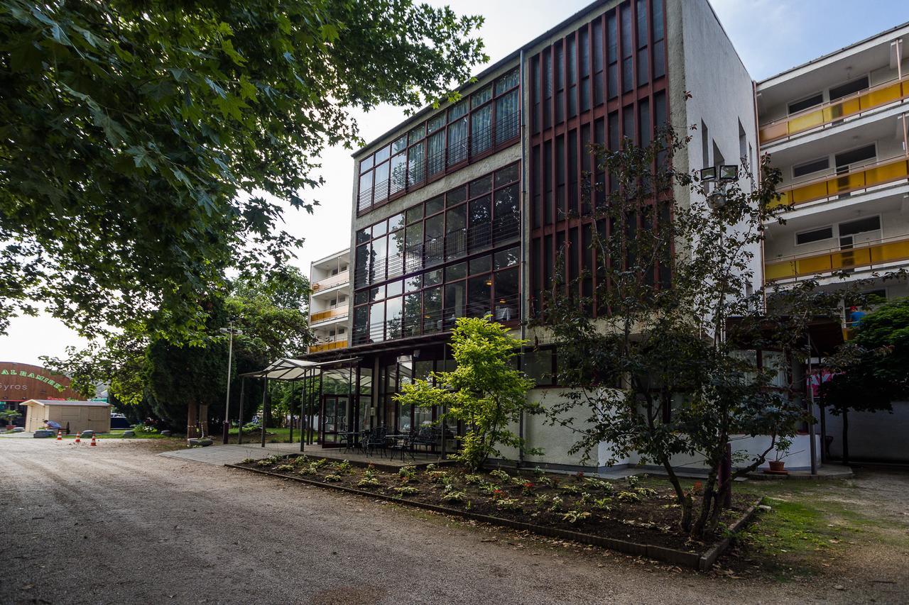 Ce Napfeny Hotel Шиофок Экстерьер фото